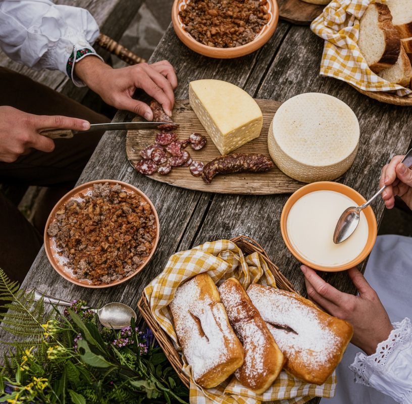 mountain-hut-food